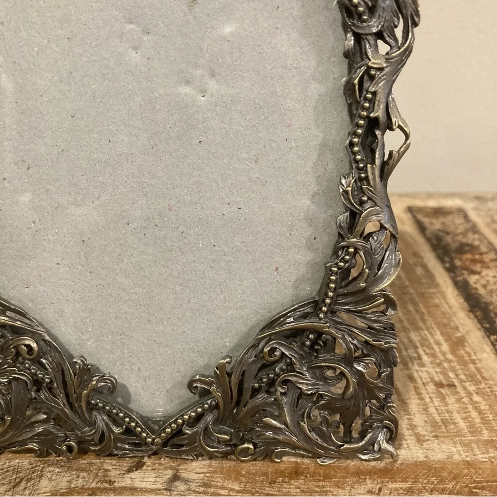 Ornate Silver Colored Photo Frame 4x6 Oval Sunflower Designs